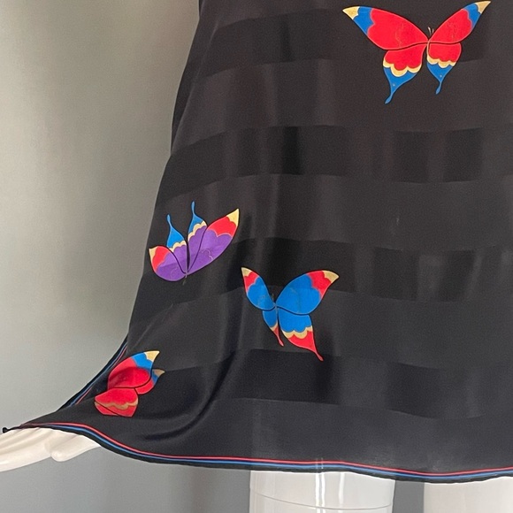 Vintage Hanae Mori Silk Scarf Butterfly Print 32 In Sq Very Good Condition - Picture 5 of 7